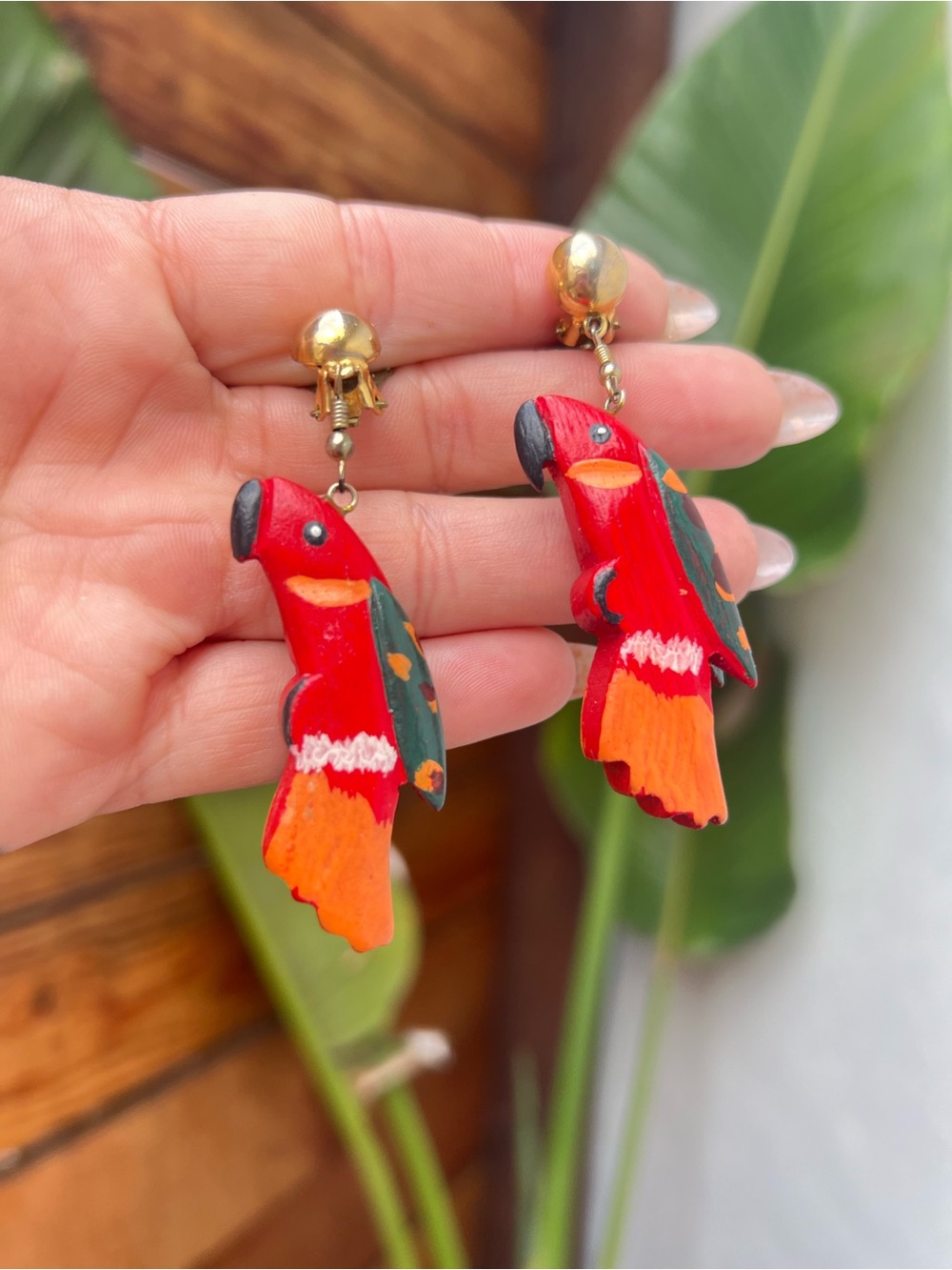 Vintage 80s Hand-Painted Red Parrot Bird Drop Dangle Clip On Earrings